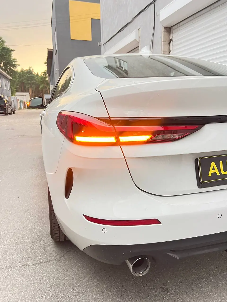 Лівий жовтий задній поворотник BMW F44 після переробки USA EU