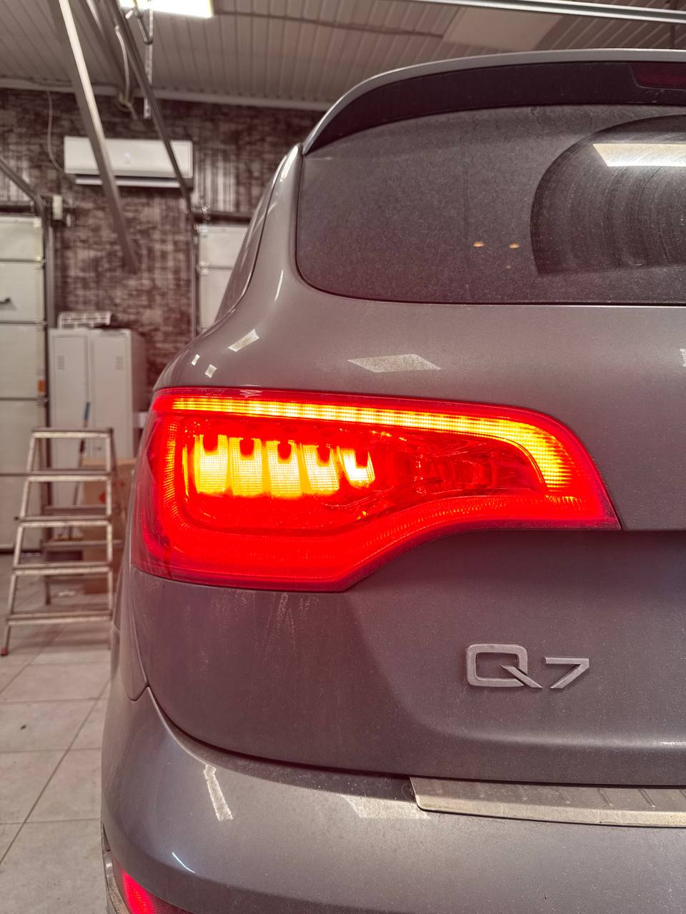 Переробка задніх ліхтарів з USA на EU в Києві та Броварах. Переробка з червоних на помаранчеві.