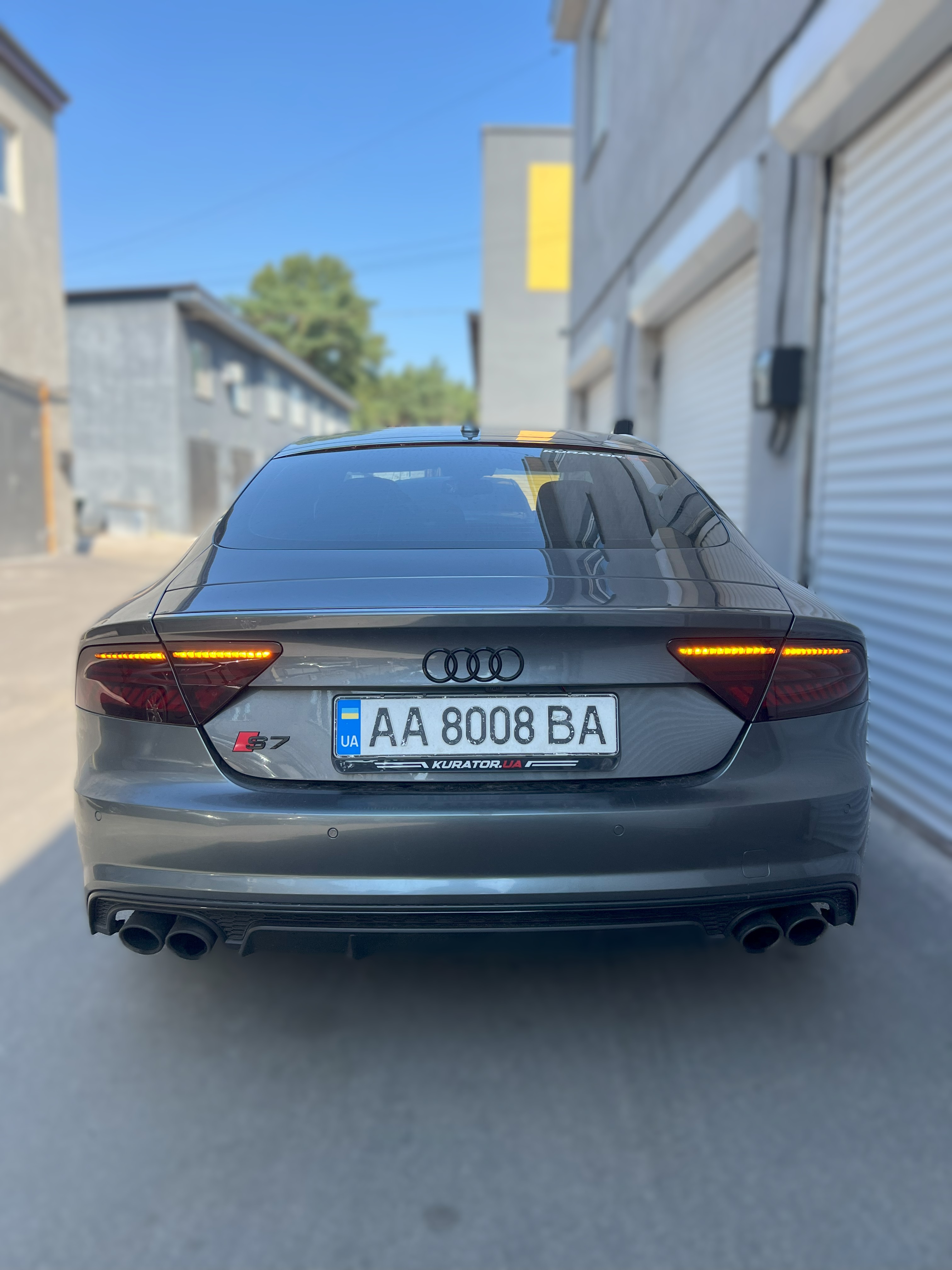 Audi a7/s7 переробка задніх ліхтарів з америки на європу