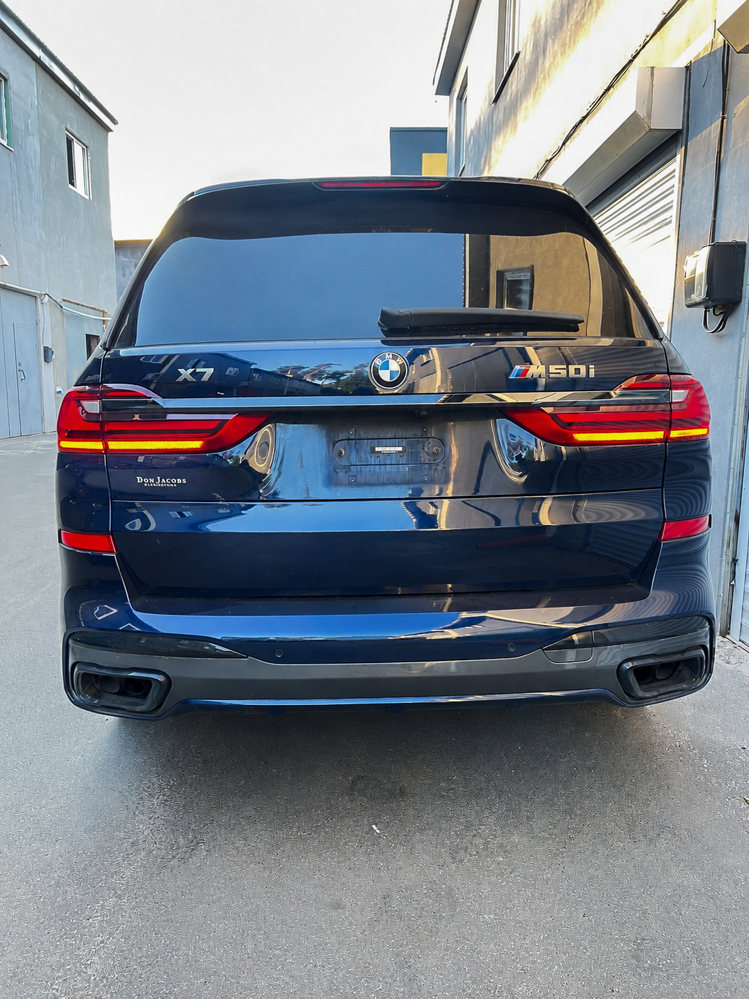 BMW X7 M50i після адаптації задніх ліхтарів під Європу &mdash; AUTOSVET Київ, Світла 6Б