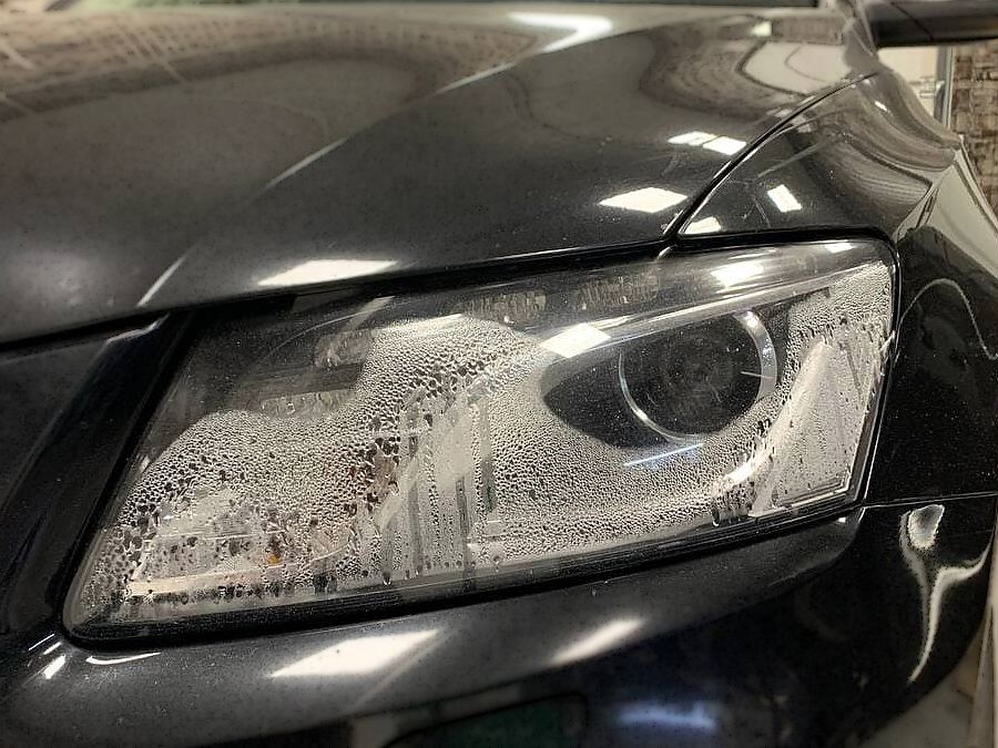 Audi Q5: Замена стекл фар