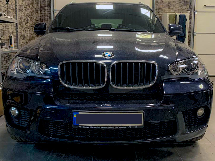 BMW X5 E70:Замена штатных линз, ремонт фар, ремонт фар Киев, замена стекл фар