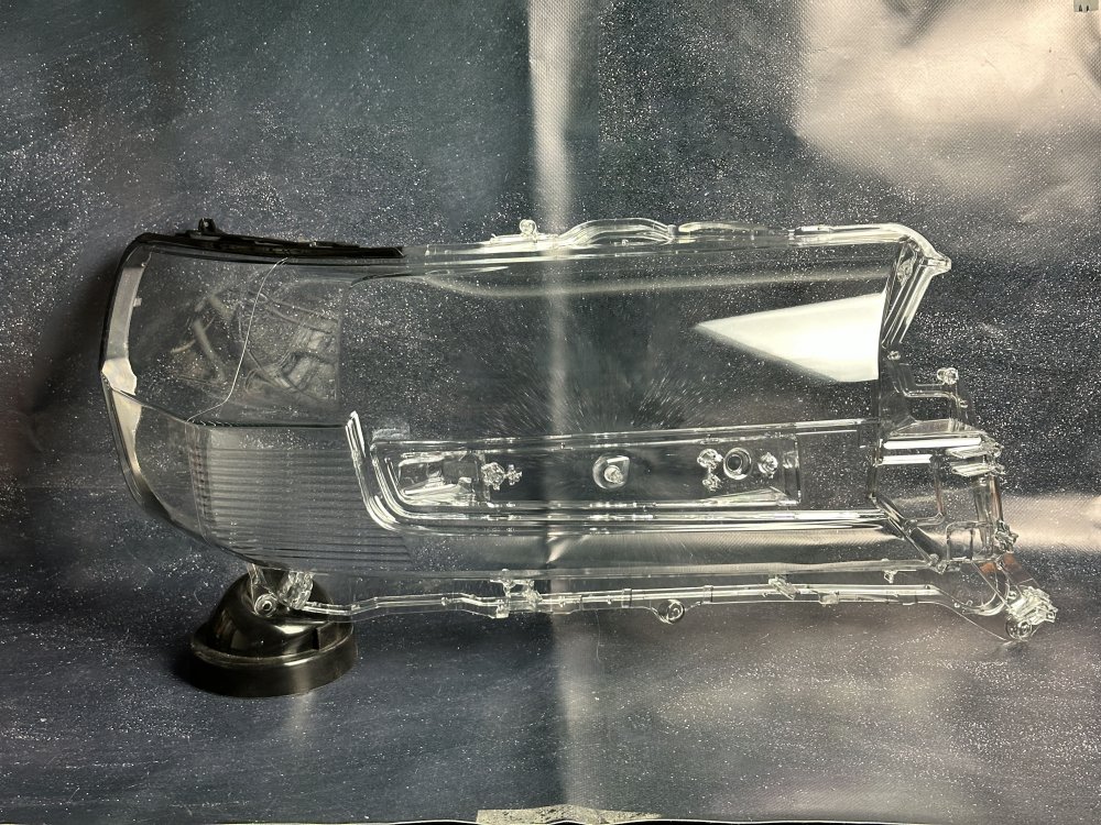 Скло фари для TOYOTA LAND CRUISER J200 (2015-2021) праве
