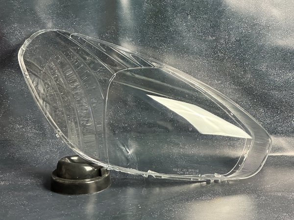 Скло фари для Hyundai Accent (2006-2011) праве
