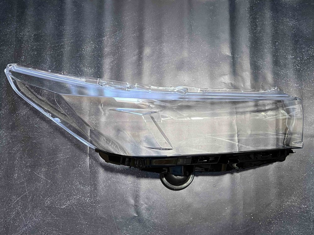 Скло фари для TOYOTA Highlander (2016-2020) праве
