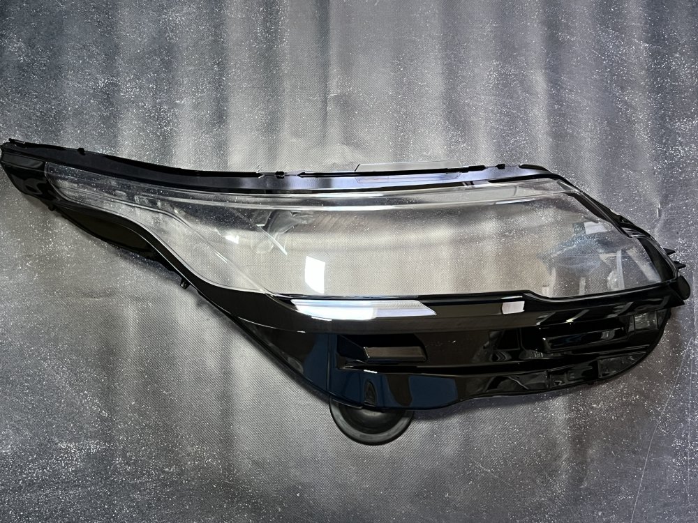 Скло фари для LAND ROVER RANGE ROVER VELAR (2017-2024) праве