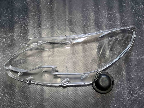 Скло фари для Peugeot 2008 (2013-2018) ліве