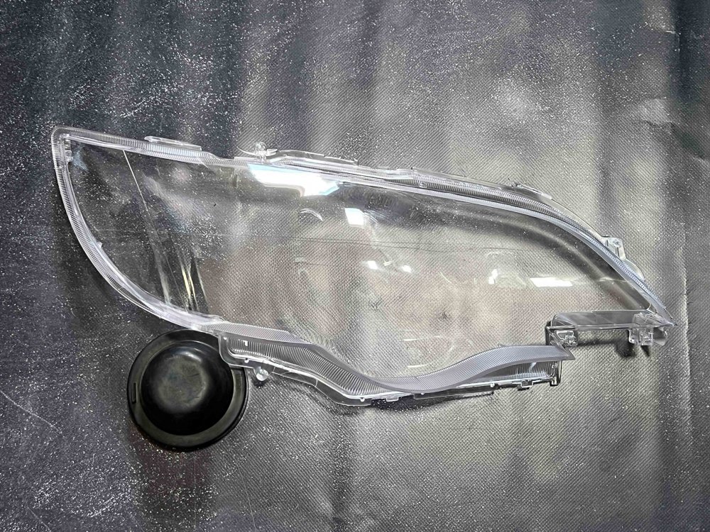 Скло фари для SUBARU Legacy (2006-2009) праве